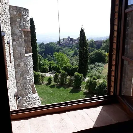 - La Casetta Nel Borgo Apartament *